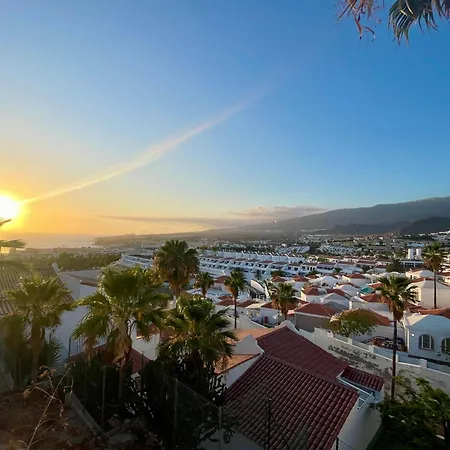 365 Sunshine Tenerife 公寓式酒店 *